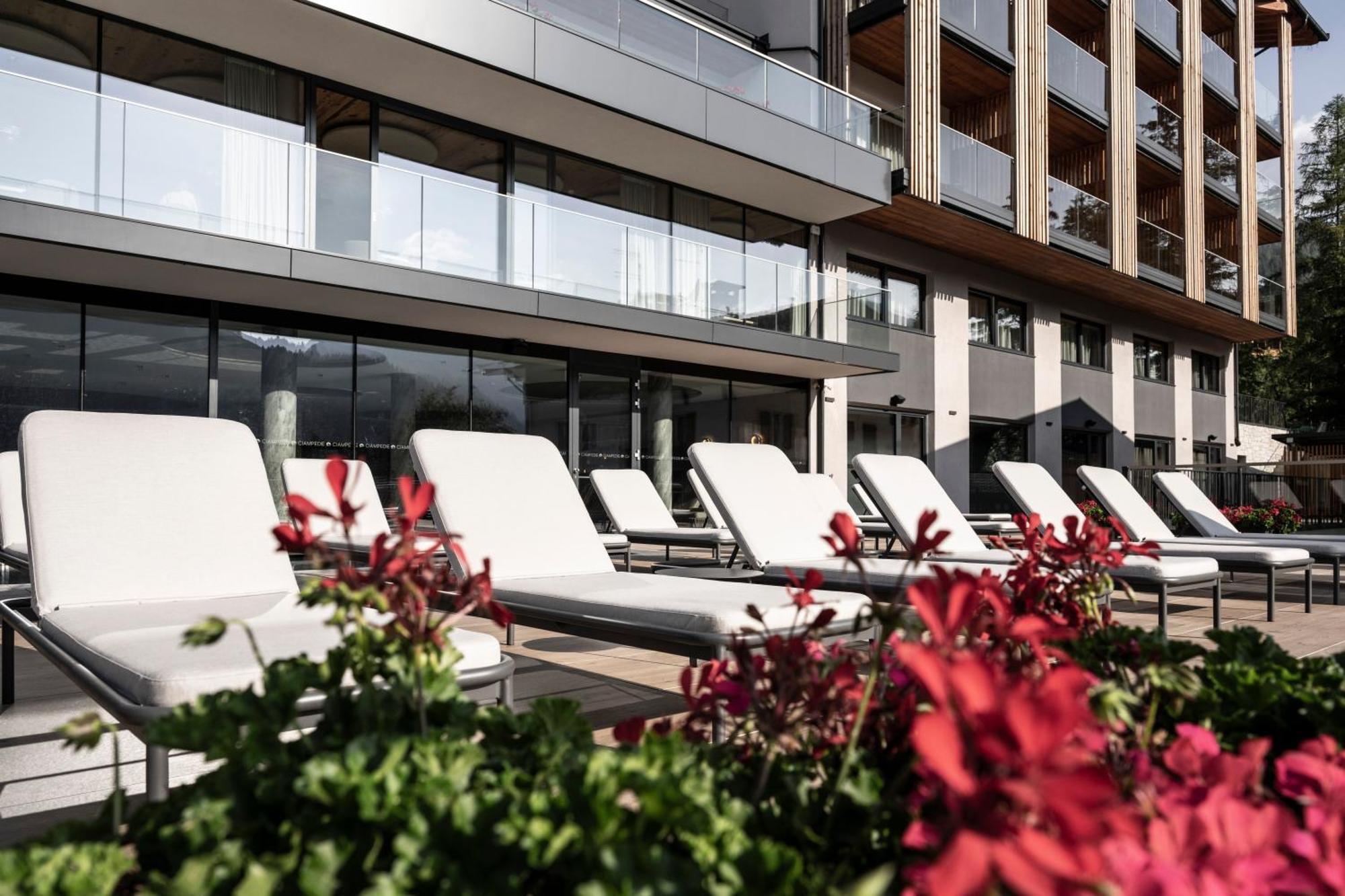 Ciampedie Luxury Alpine Spa Hotel Виго-ди-Фасса Экстерьер фото
