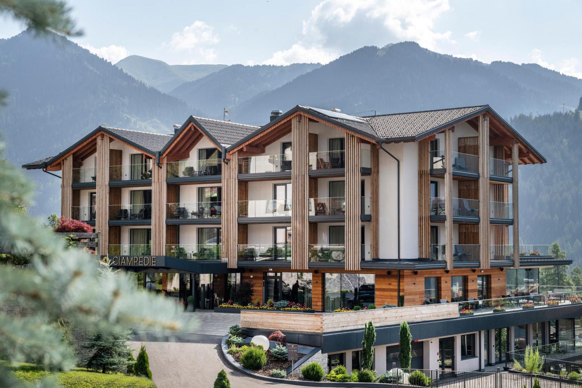 Ciampedie Luxury Alpine Spa Hotel Виго-ди-Фасса Экстерьер фото