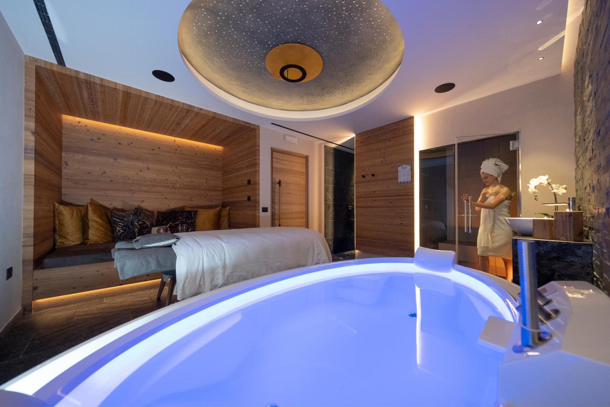 Ciampedie Luxury Alpine Spa Hotel Виго-ди-Фасса Экстерьер фото